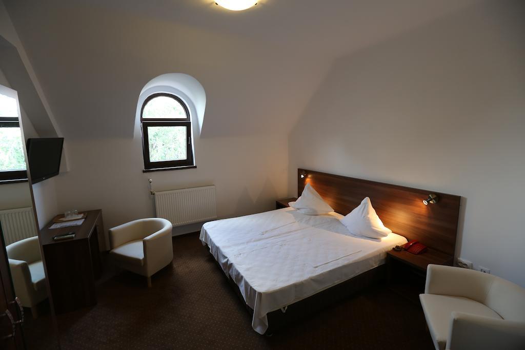 Banat Hotel Bukarest Eksteriør billede